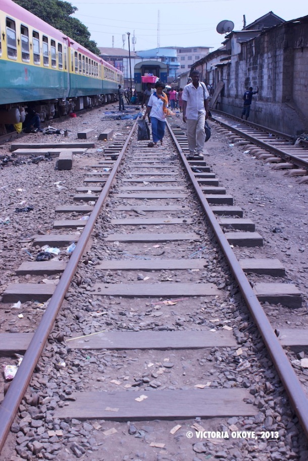 The railway line with a station at Kantamanto Market was refurbished in 2011 and 2012, and dozens of vendors who did commerce here were ejected to make way for development. 